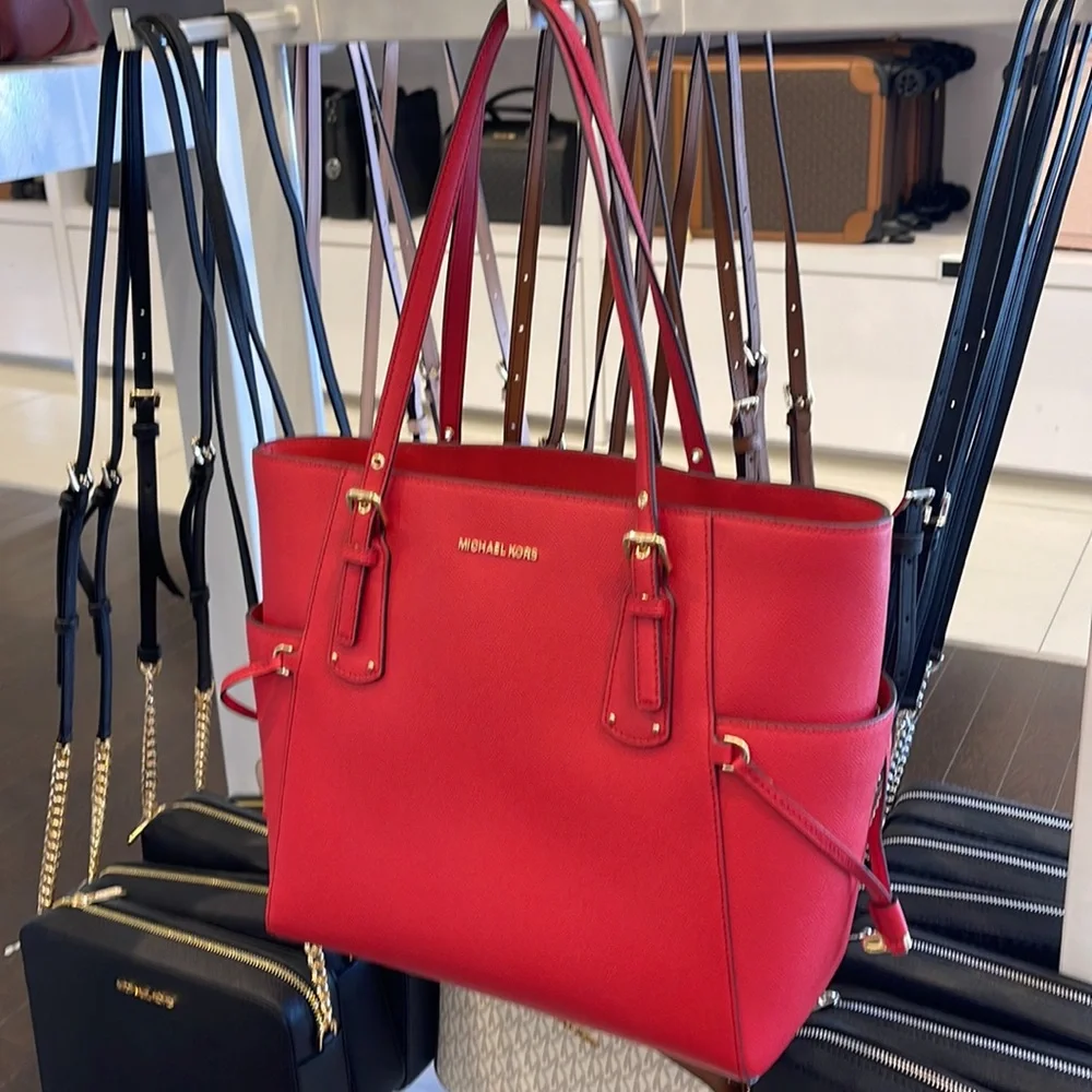 Michael Kors Voyager Small Saffiano Leather Tote Bag Style# 30H1GV6T4T NWT